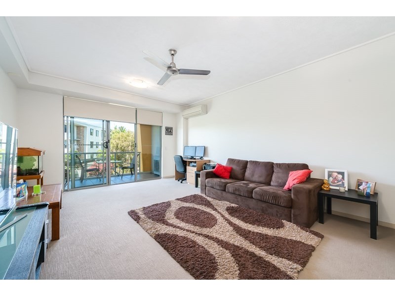 325/64 Sickle Avenue, Hope Island QLD 4212