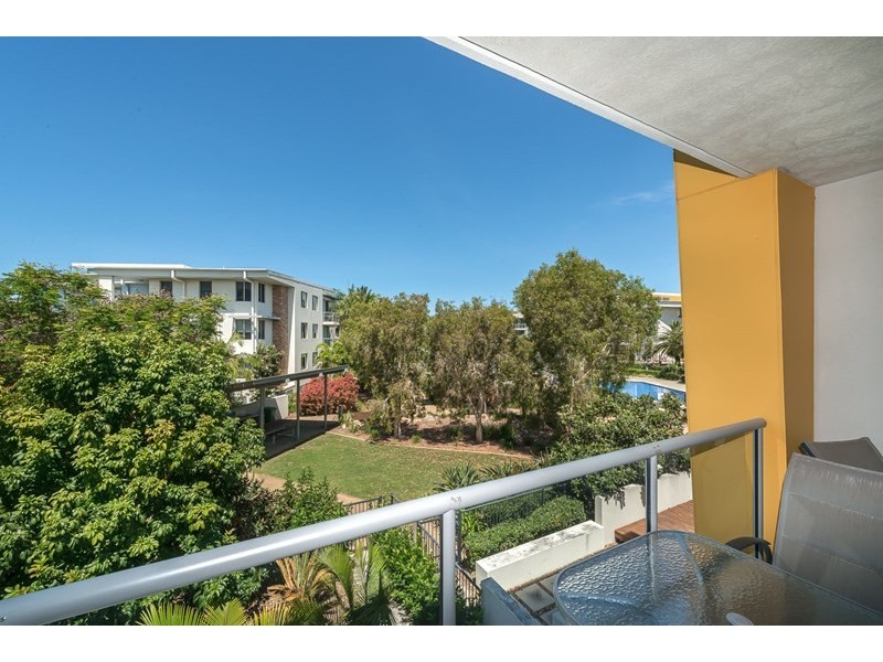 325/64 Sickle Avenue, Hope Island QLD 4212