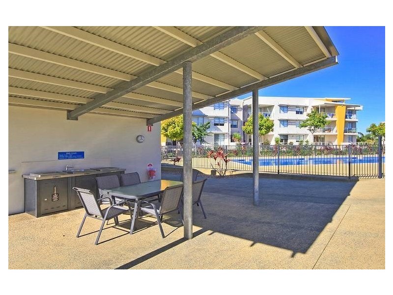325/64 Sickle Avenue, Hope Island QLD 4212
