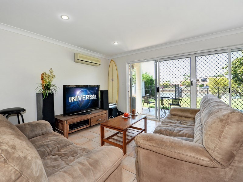 22 Vaggelas Crescent, Biggera Waters QLD 4216