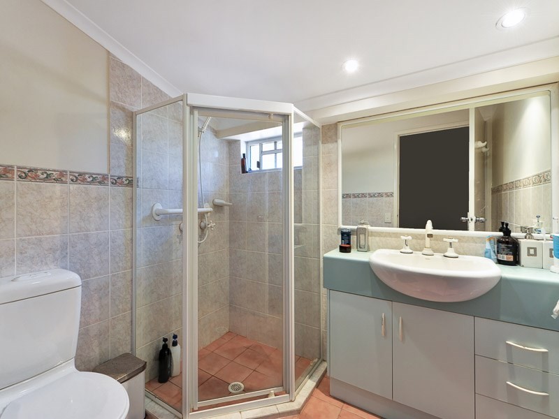 22 Vaggelas Crescent, Biggera Waters QLD 4216