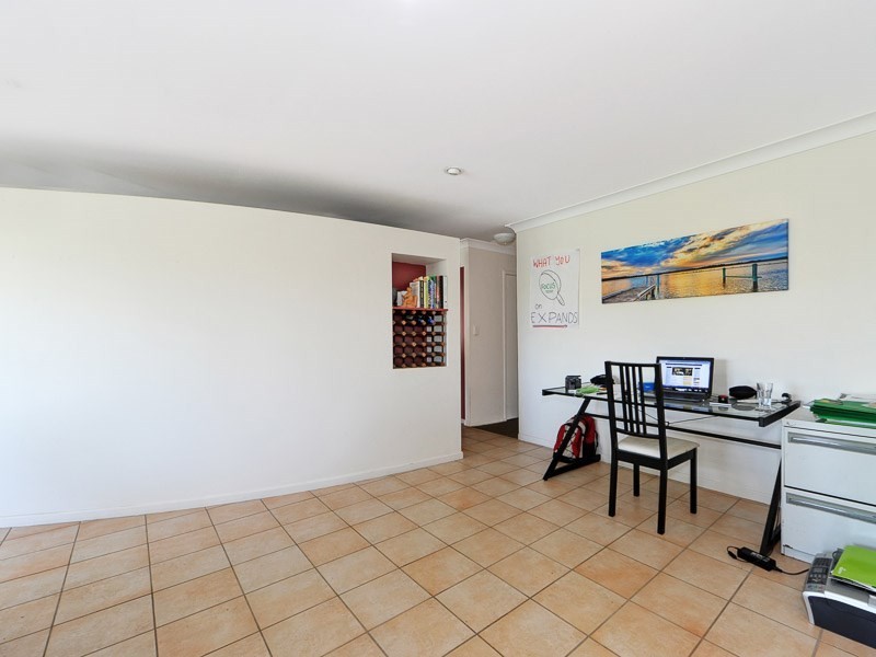 22 Vaggelas Crescent, Biggera Waters QLD 4216