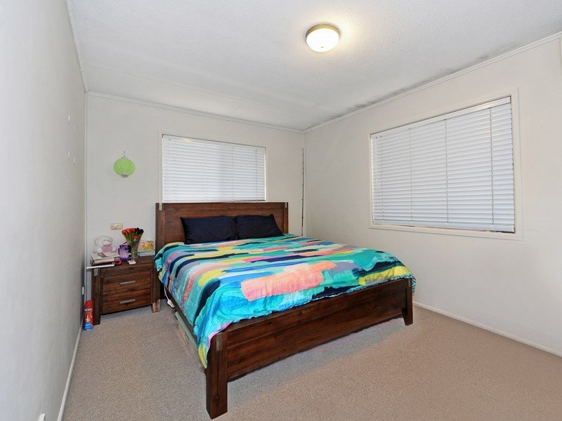 22 Vaggelas Crescent, Biggera Waters QLD 4216