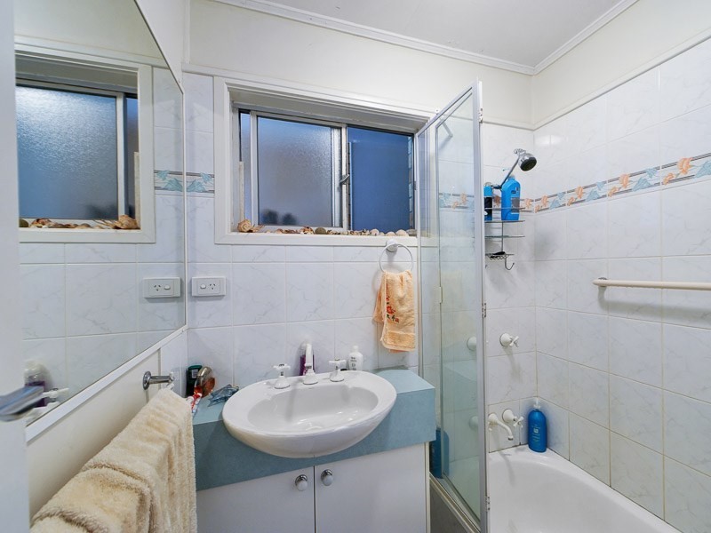 22 Vaggelas Crescent, Biggera Waters QLD 4216