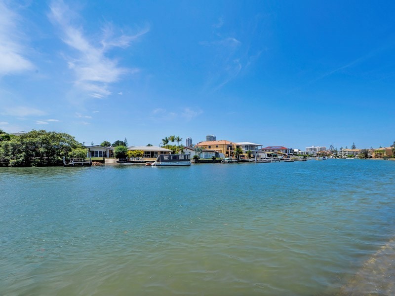 22 Vaggelas Crescent, Biggera Waters QLD 4216