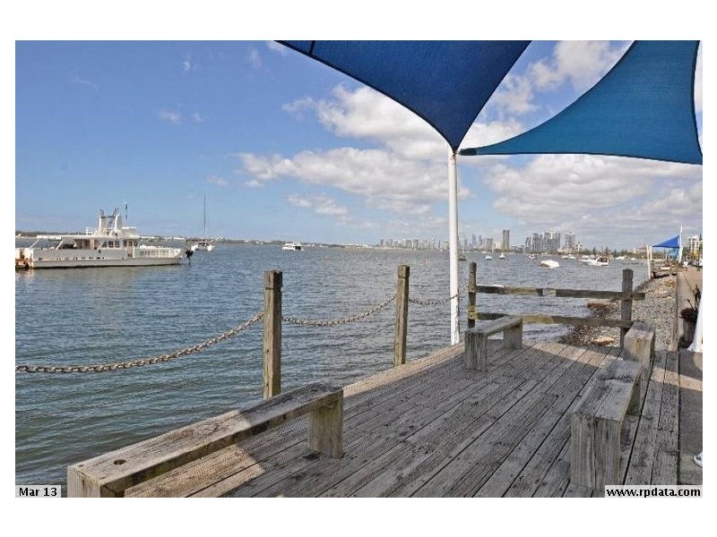 8/6 Broad Street, Labrador QLD 4215