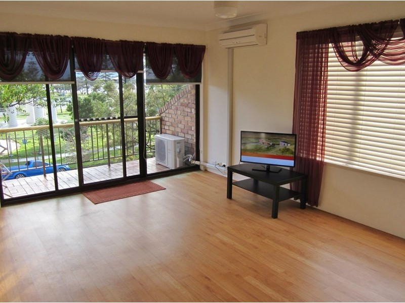 8/6 Broad Street, Labrador QLD 4215