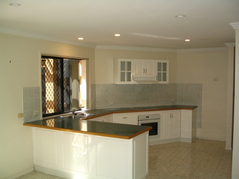 5 Herington Close, Arundel QLD 4214