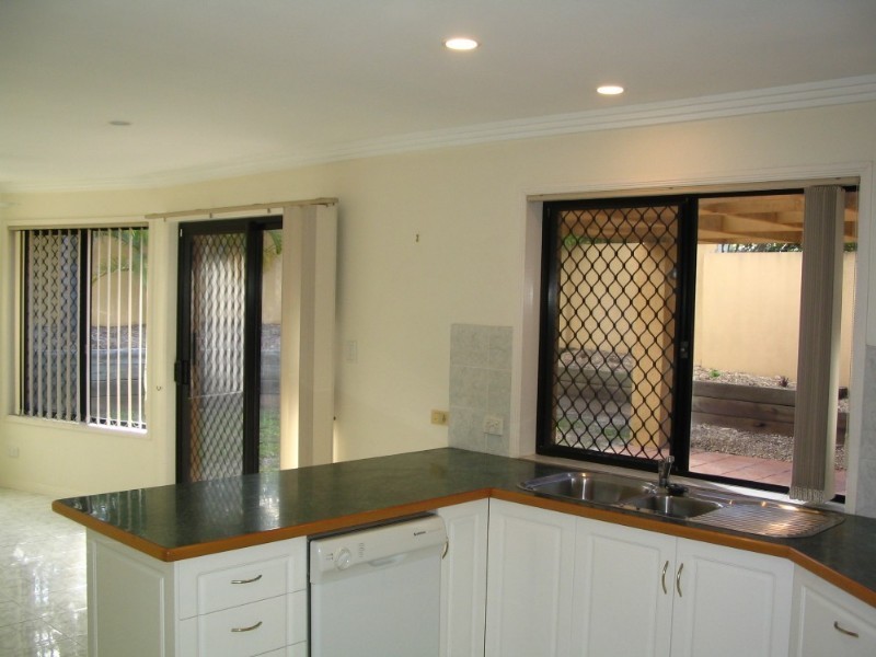 5 Herington Close, Arundel QLD 4214