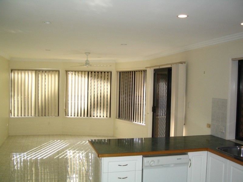 5 Herington Close, Arundel QLD 4214