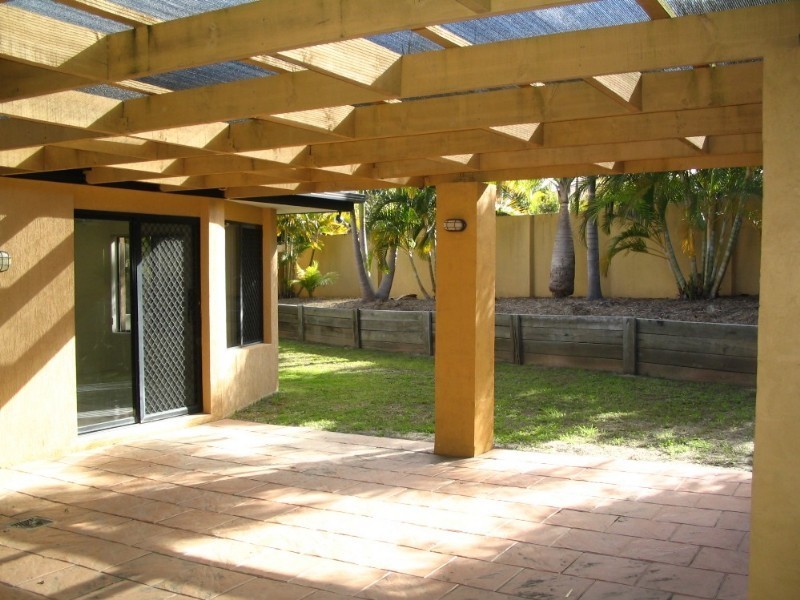 5 Herington Close, Arundel QLD 4214