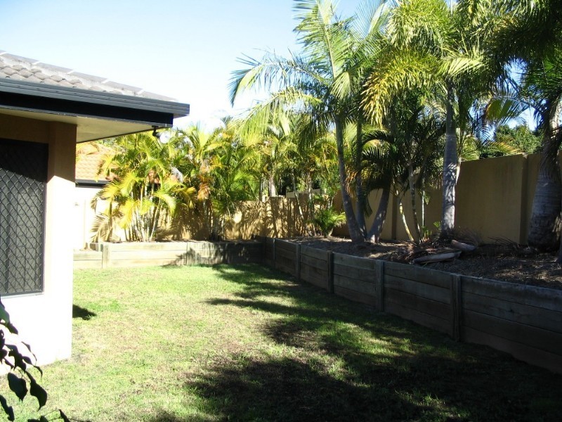 5 Herington Close, Arundel QLD 4214