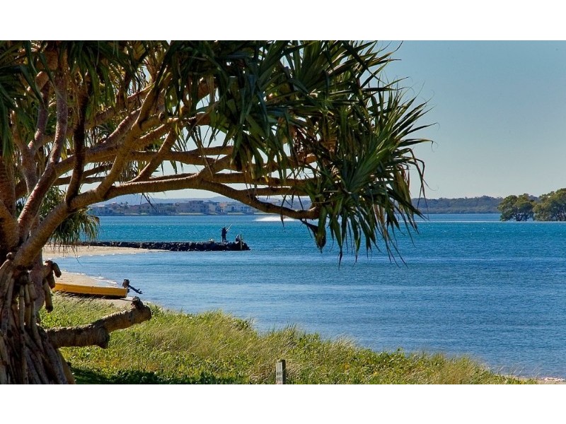 1/26 Shearwater Esplanade, Runaway Bay QLD 4216