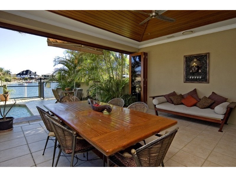 1/26 Shearwater Esplanade, Runaway Bay QLD 4216