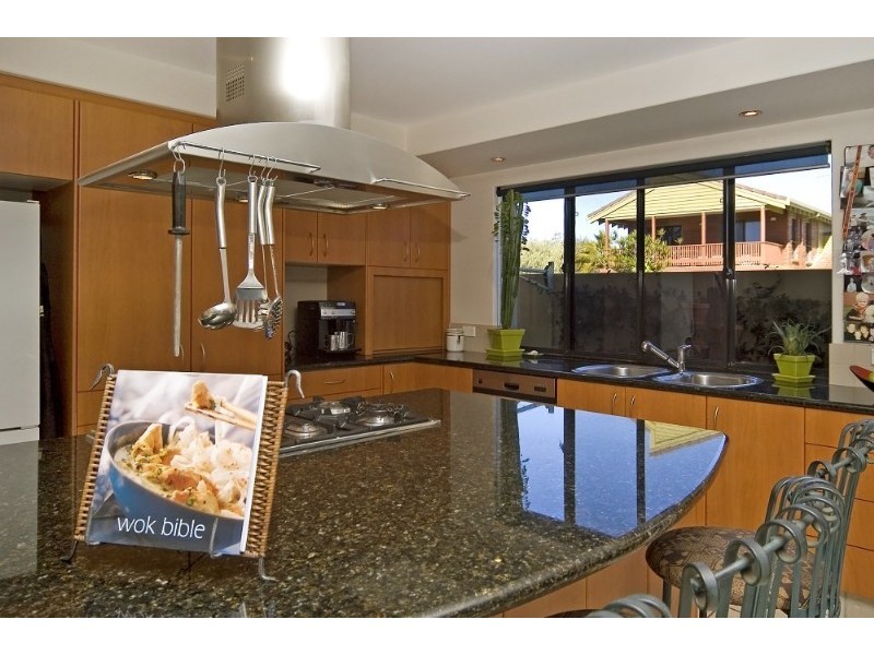 1/26 Shearwater Esplanade, Runaway Bay QLD 4216