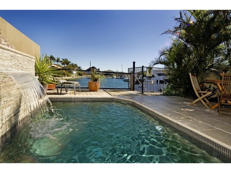 1/26 Shearwater Esplanade, Runaway Bay QLD 4216