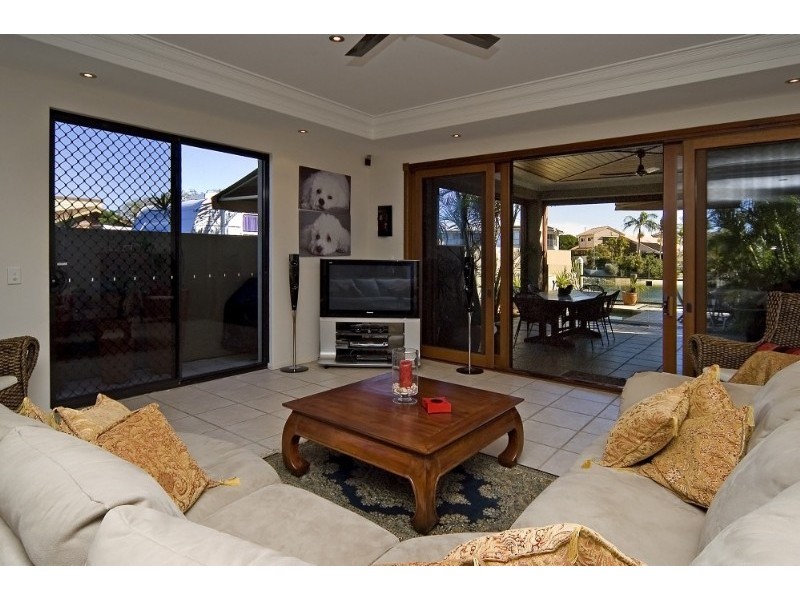 1/26 Shearwater Esplanade, Runaway Bay QLD 4216