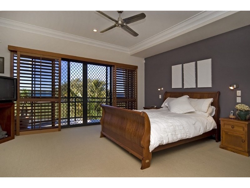 1/26 Shearwater Esplanade, Runaway Bay QLD 4216