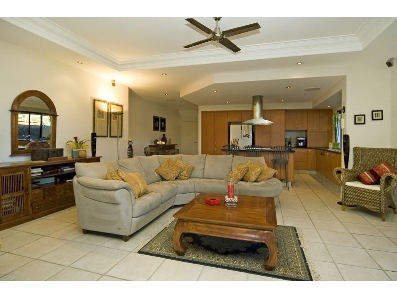 1/26 Shearwater Esplanade, Runaway Bay QLD 4216