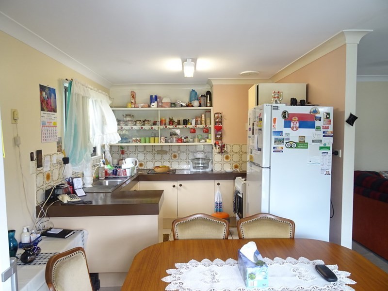 16 Kylie Street, Arundel QLD 4214