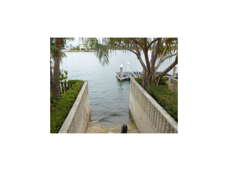 86 Admiralty Drive, Surfers Paradise QLD 4217