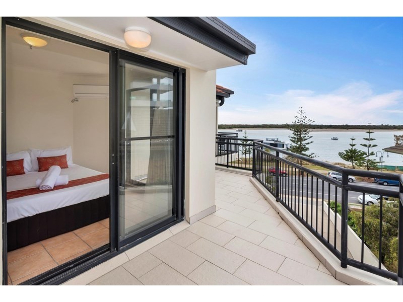 28/454 Marine Parade, Biggera Waters QLD 4216