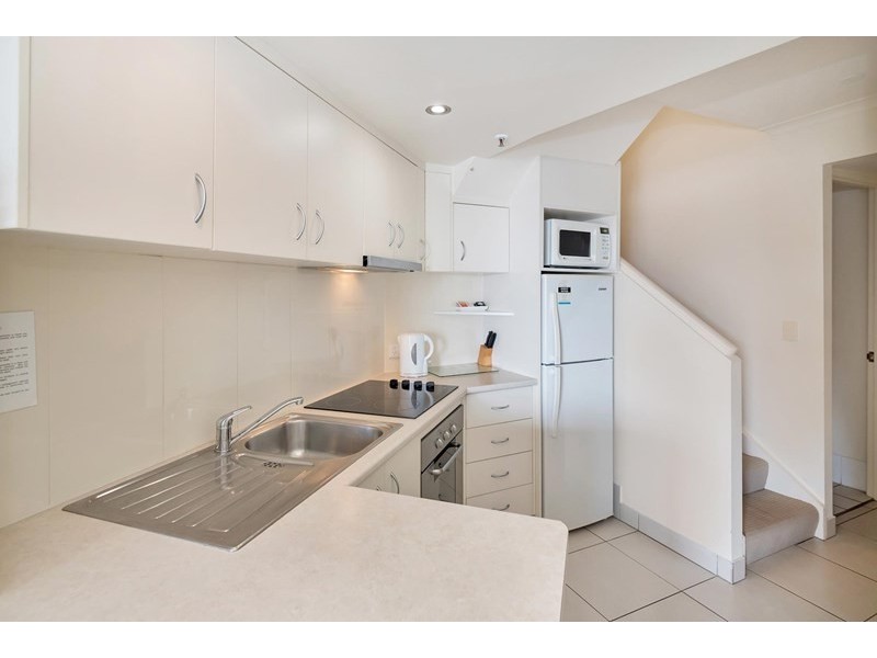 28/454 Marine Parade, Biggera Waters QLD 4216