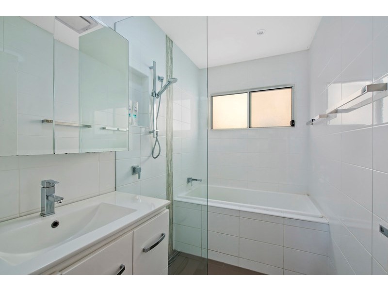 55 Nalkari Street, Coombabah QLD 4216