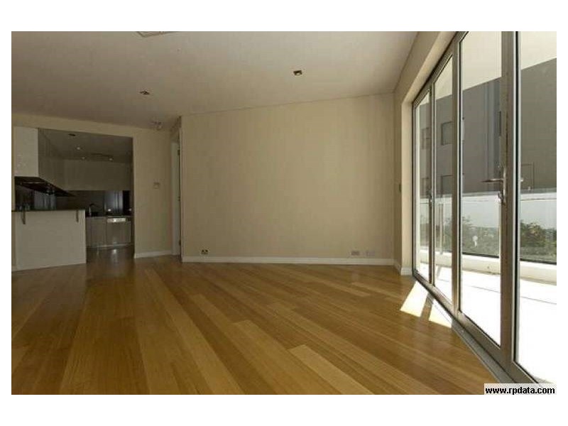 2/32 Oatland Esplanade, Runaway Bay QLD 4216