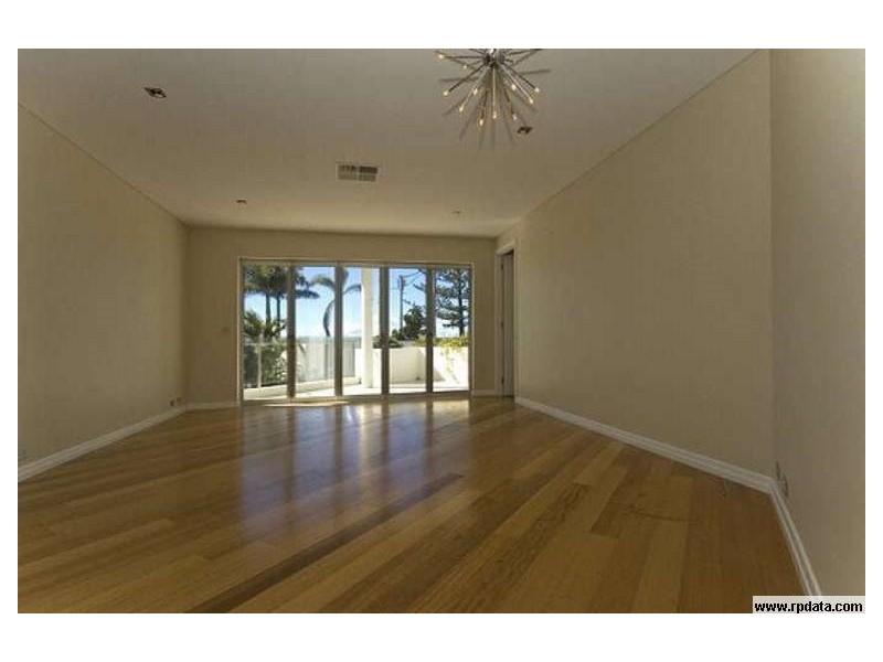 2/32 Oatland Esplanade, Runaway Bay QLD 4216