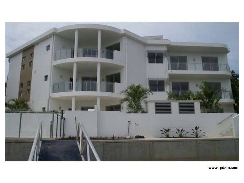 2/32 Oatland Esplanade, Runaway Bay QLD 4216