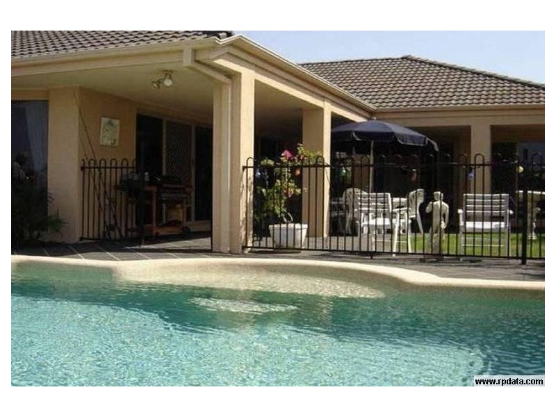 15 Chesterfield Place, Runaway Bay QLD 4216