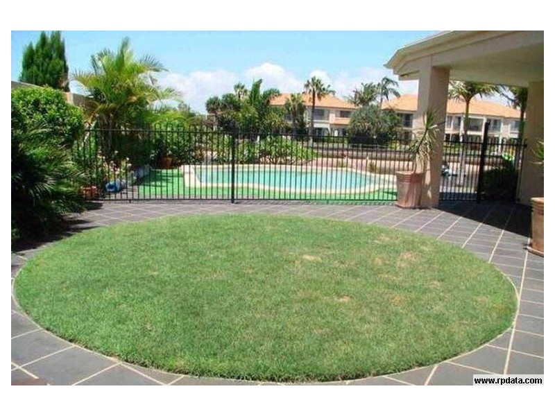 15 Chesterfield Place, Runaway Bay QLD 4216