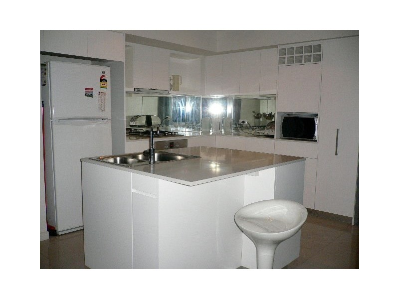 2001/438 Marine Parade, Biggera Waters QLD 4216