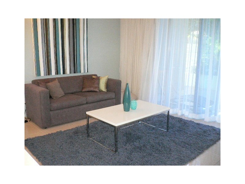 2001/438 Marine Parade, Biggera Waters QLD 4216