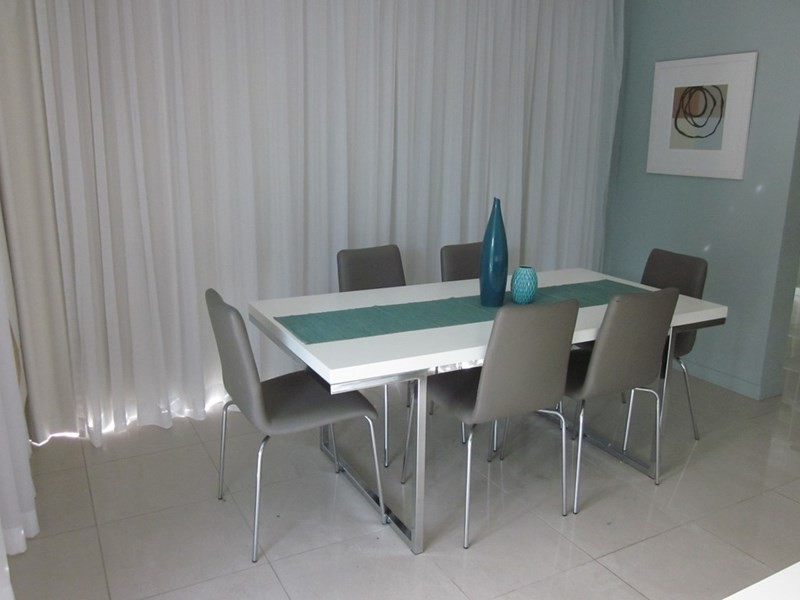 2001/438 Marine Parade, Biggera Waters QLD 4216