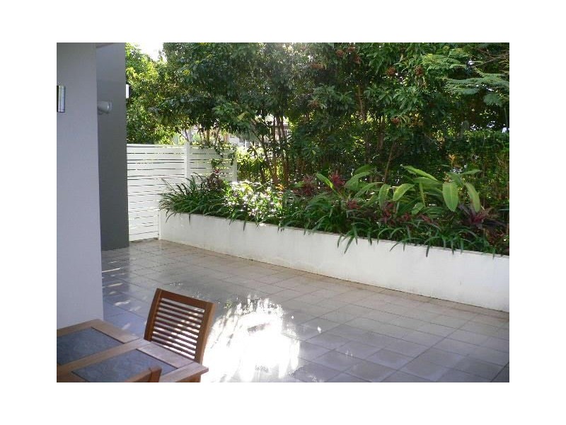 2001/438 Marine Parade, Biggera Waters QLD 4216