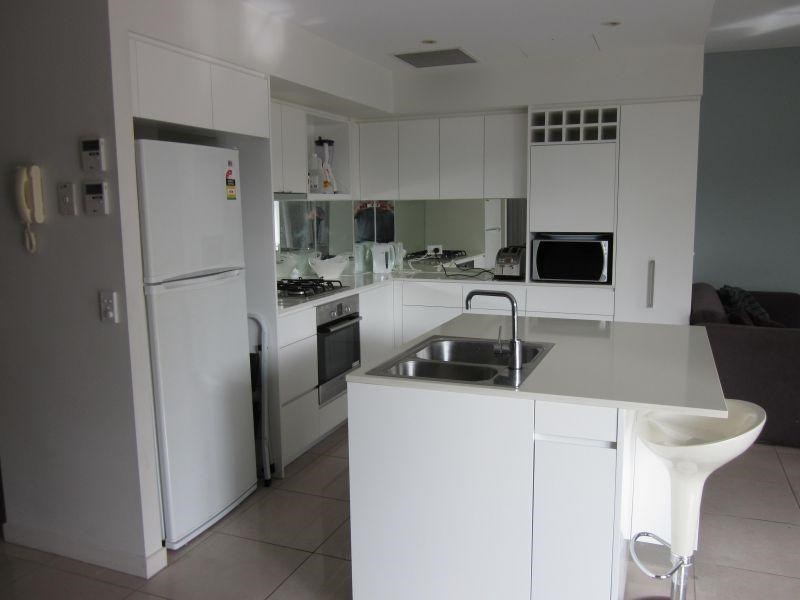 2001/438 Marine Parade, Biggera Waters QLD 4216