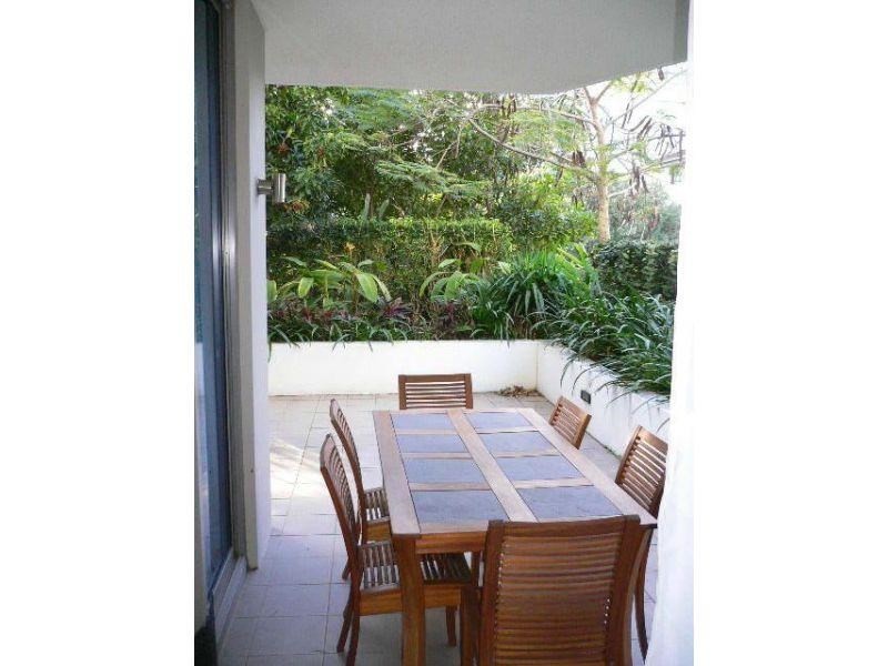 2001/438 Marine Parade, Biggera Waters QLD 4216