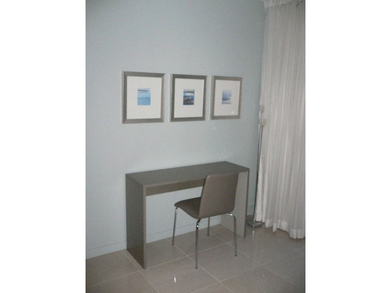 2001/438 Marine Parade, Biggera Waters QLD 4216