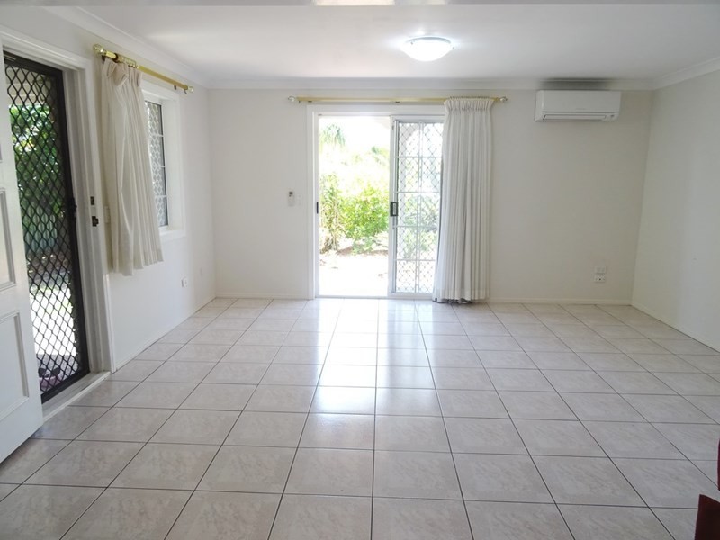 2/14 Warrie Close, Paradise Point QLD 4216