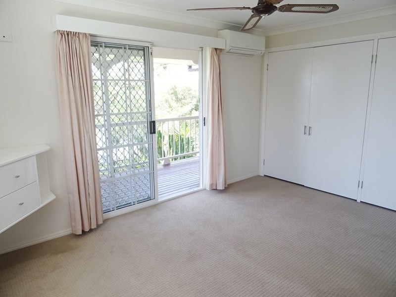 2/14 Warrie Close, Paradise Point QLD 4216