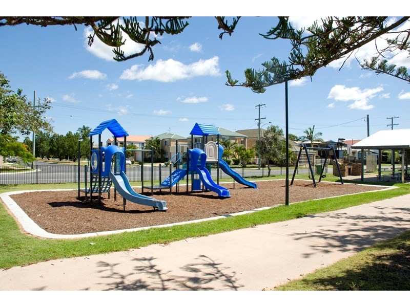 2/14 Warrie Close, Paradise Point QLD 4216