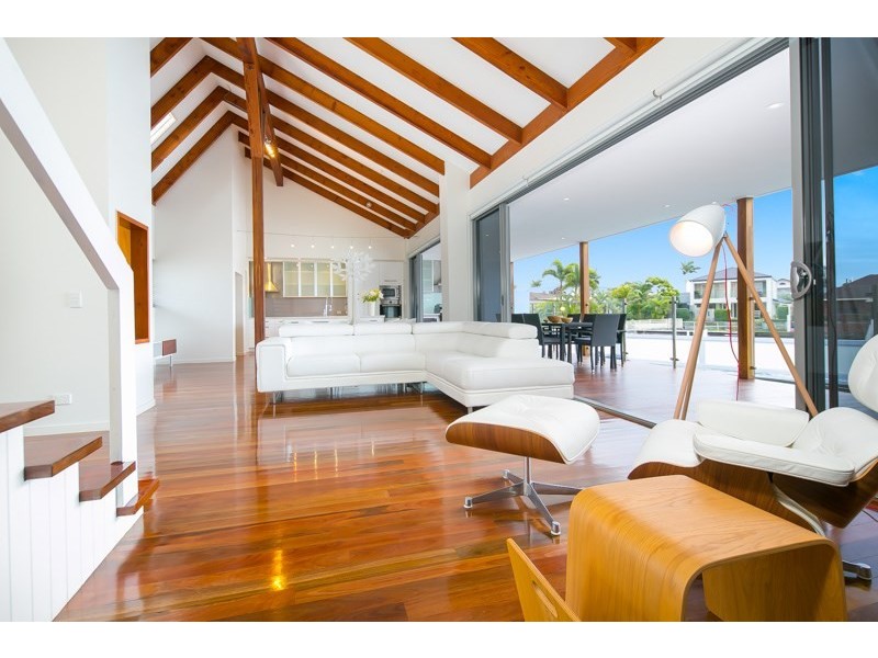 7 Samarai Avenue, Runaway Bay QLD 4216