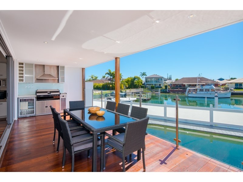 7 Samarai Avenue, Runaway Bay QLD 4216