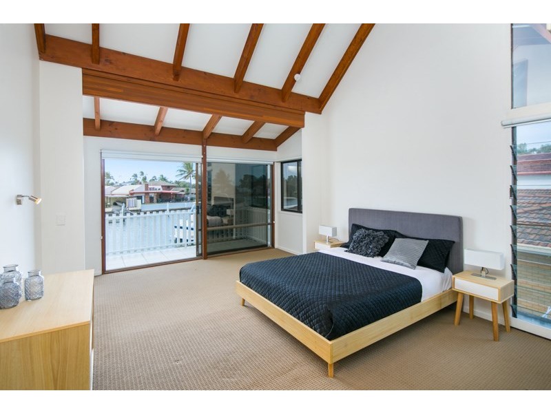 7 Samarai Avenue, Runaway Bay QLD 4216