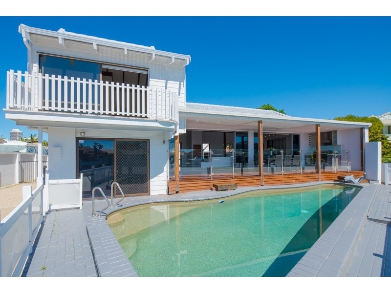 7 Samarai Avenue, Runaway Bay QLD 4216