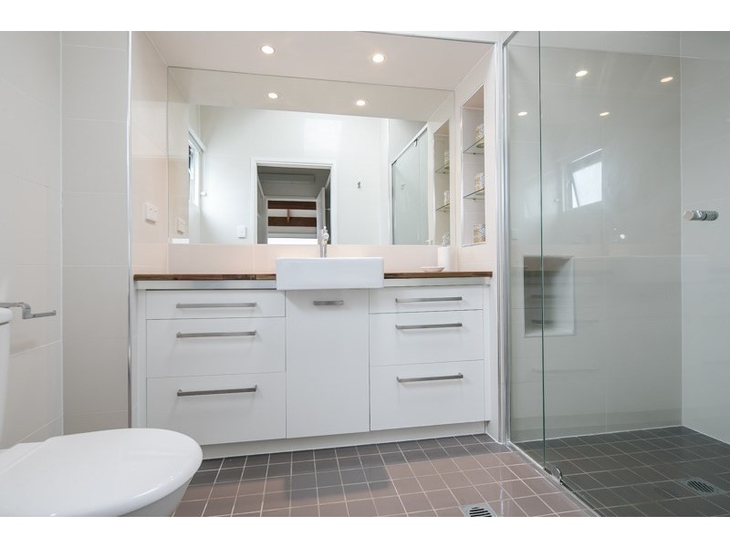 7 Samarai Avenue, Runaway Bay QLD 4216
