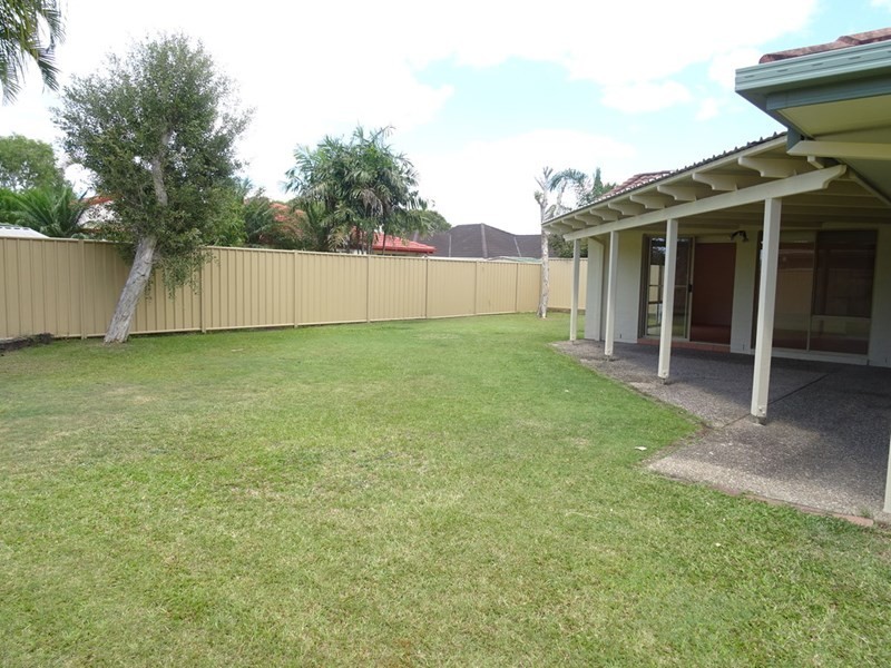 112 Monterey Keys Drive, Helensvale QLD 4212
