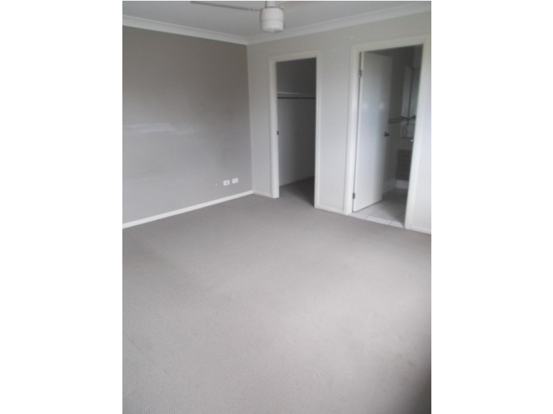 1/9 Government Road, Labrador QLD 4215